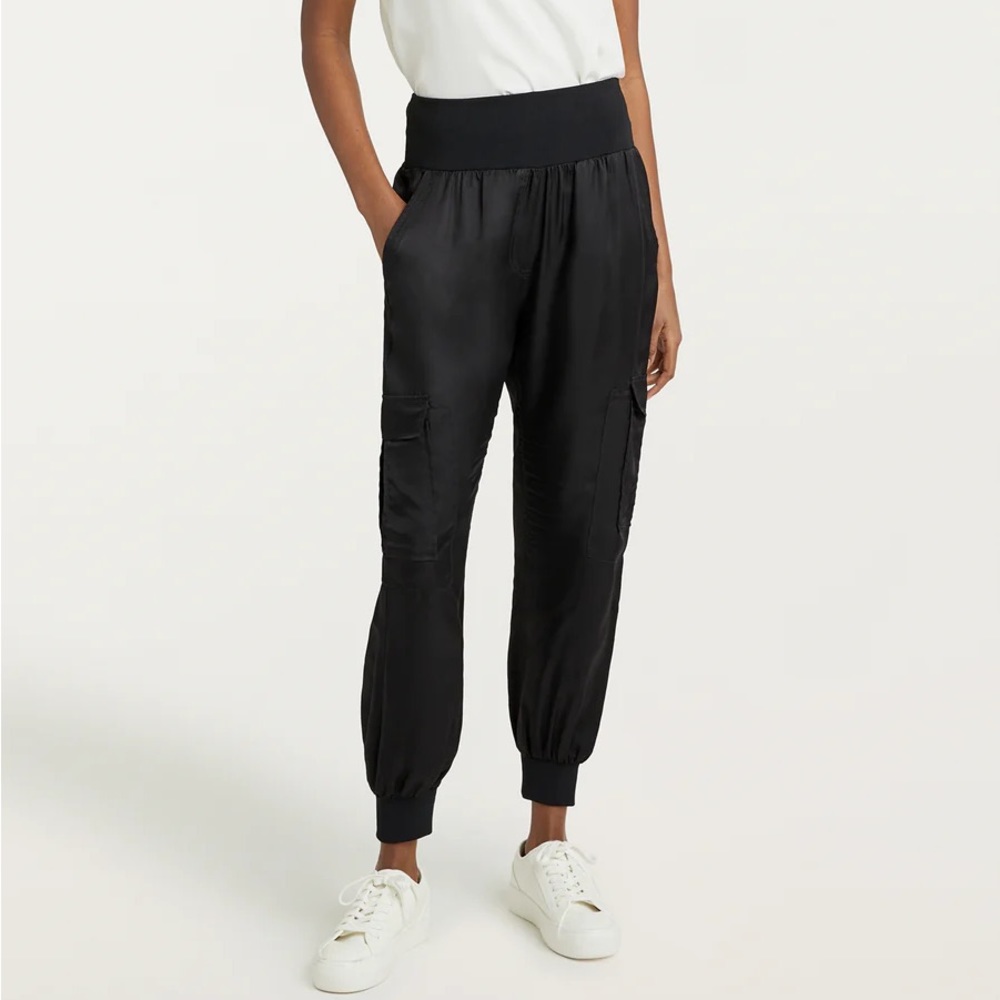 Cinq à Sept Black Cupro Giles Cargo Pocket Satin Jogger Pants Size Small